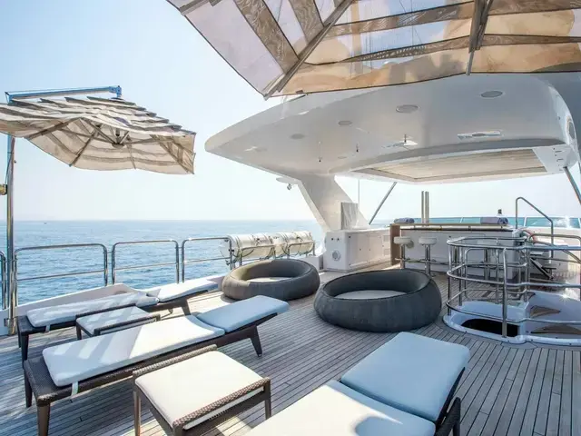 Benetti Classic 121