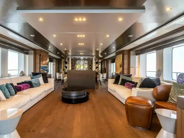 Benetti Classic 121