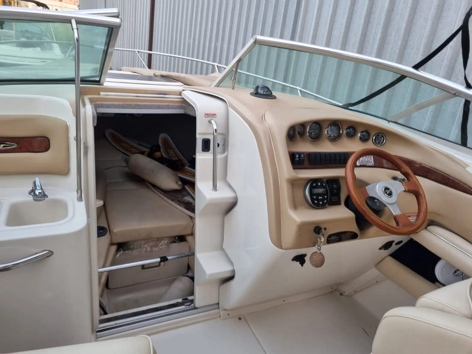 2001 Sea Ray 230 signature