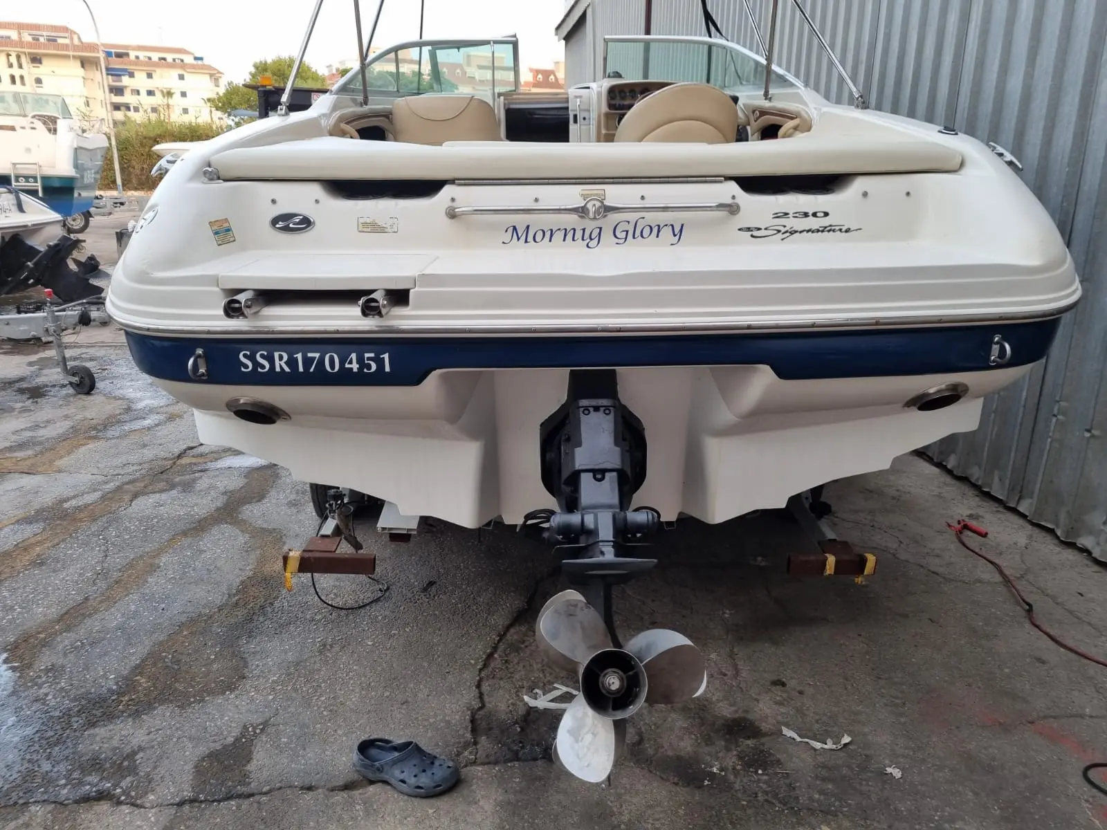 2001 Sea Ray 230 signature