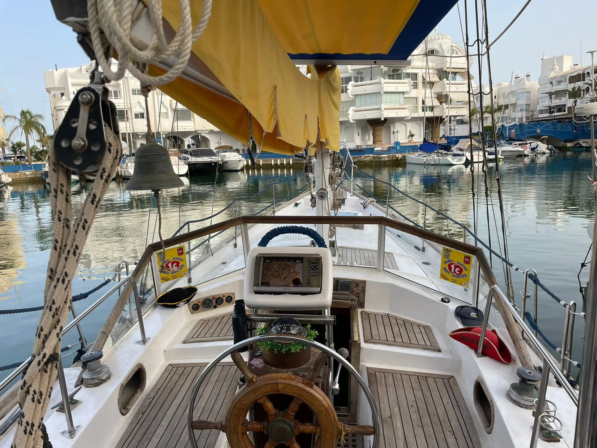 1982 Formosa 42 blue water