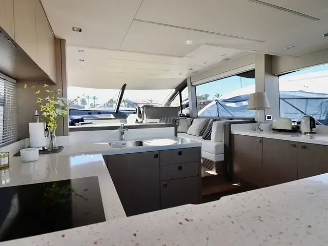 Sunseeker Manhattan 52