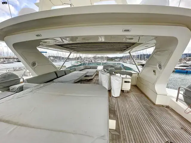 Azimut 85F