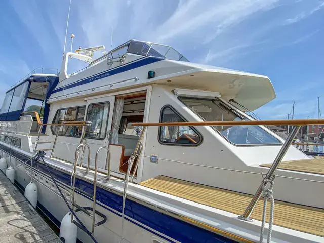 Trader 54 Sundeck