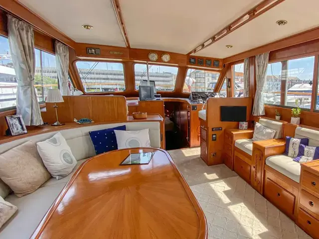 Trader 54 Sundeck