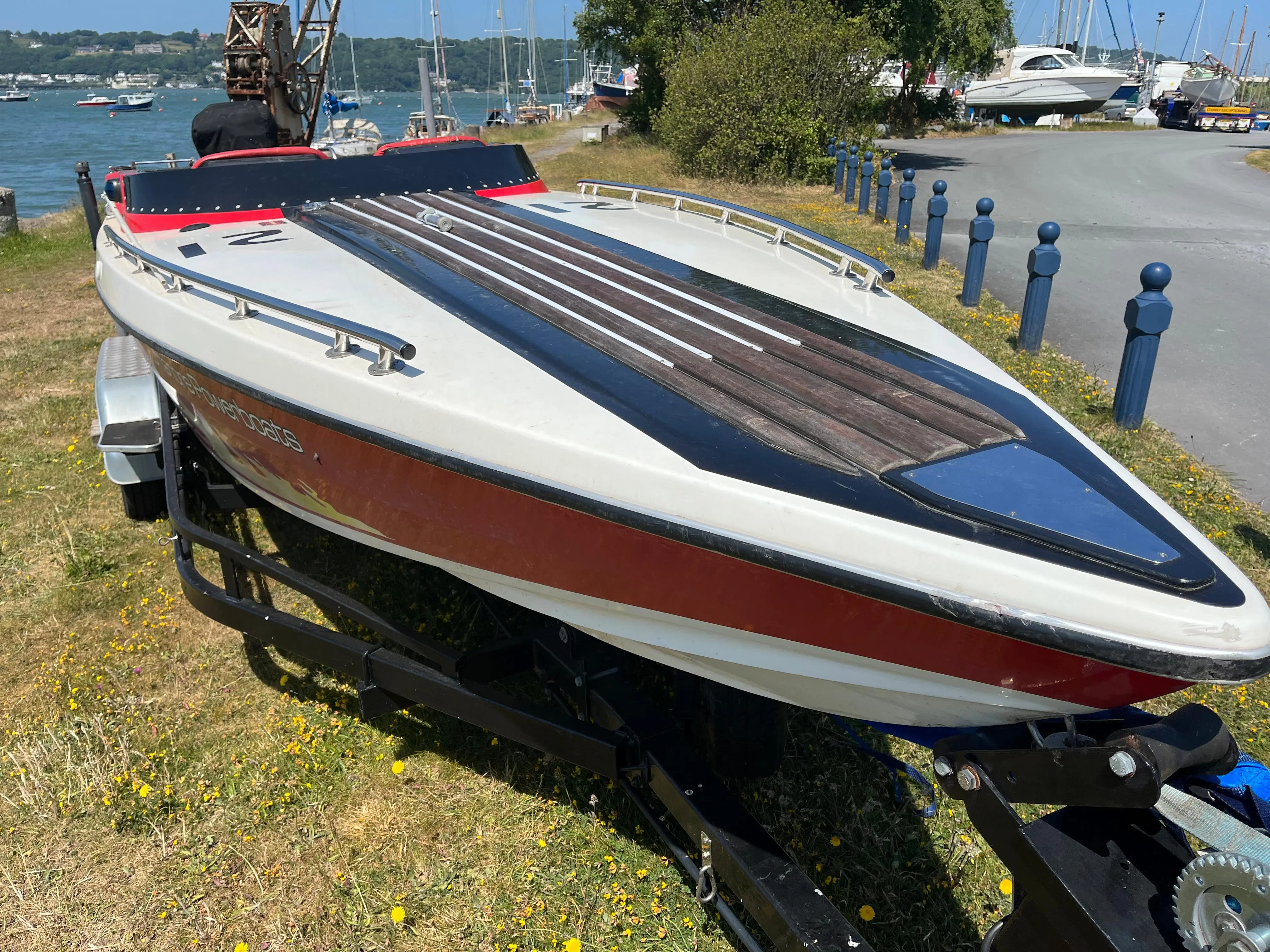 1994 Phantom 21 sports boat