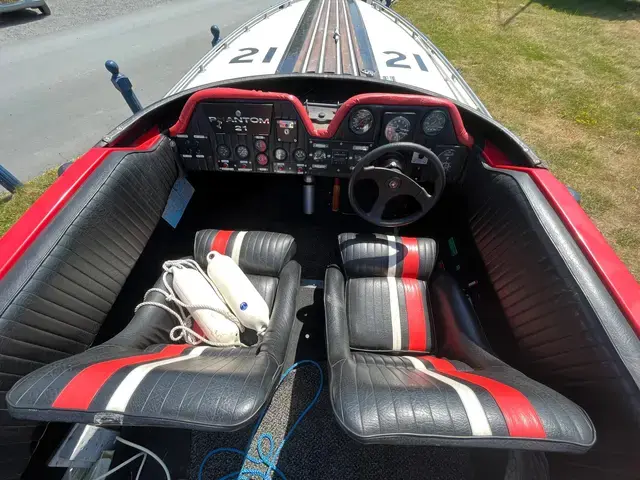 Phantom 21 Sports Boat