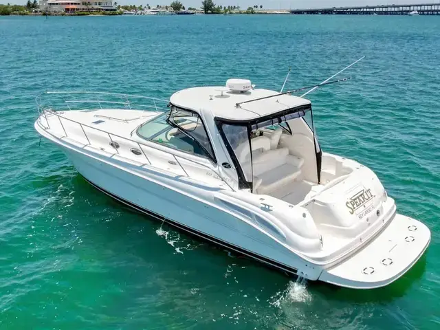 Sea Ray 410 Express Cruiser