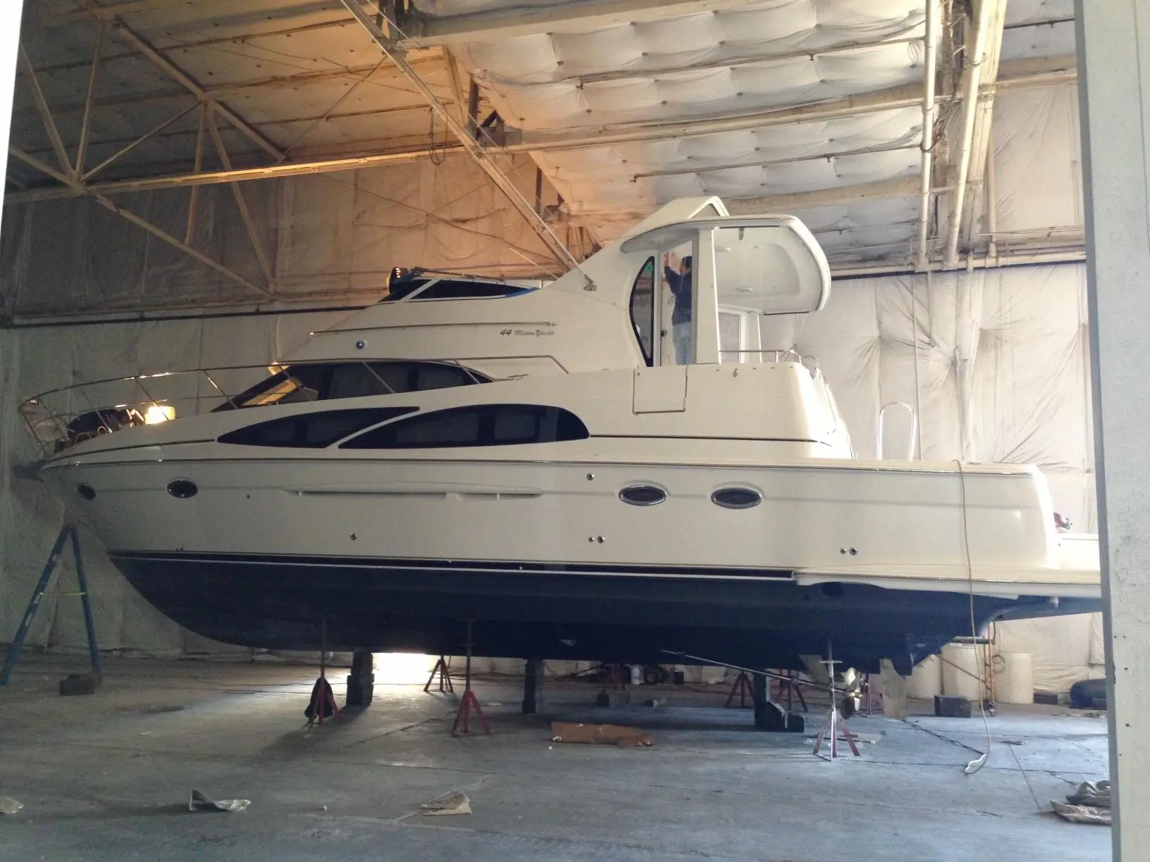 2004 Carver 444 cockpit motor yacht