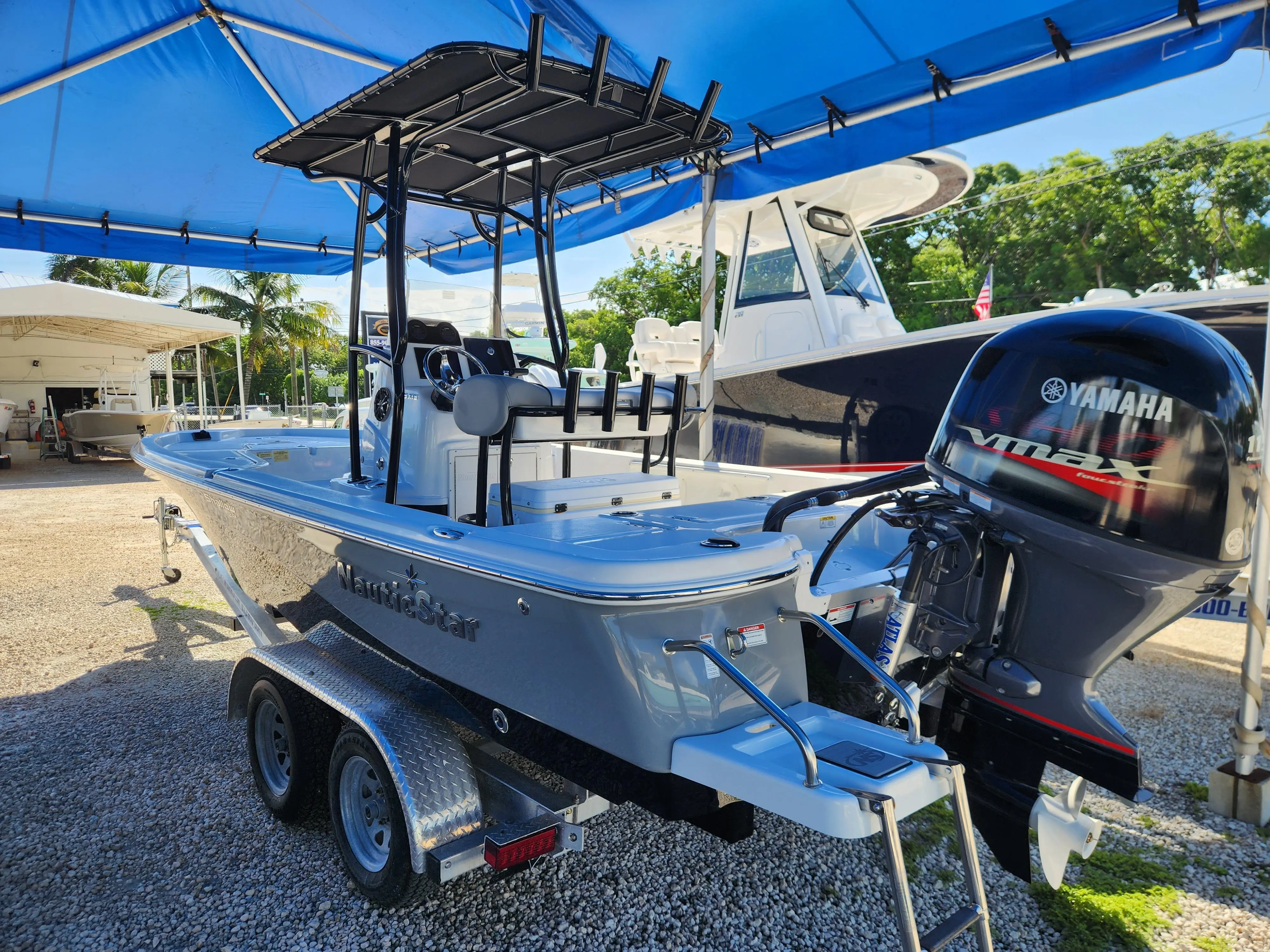 2022 Nauticstar 215 shallow bay