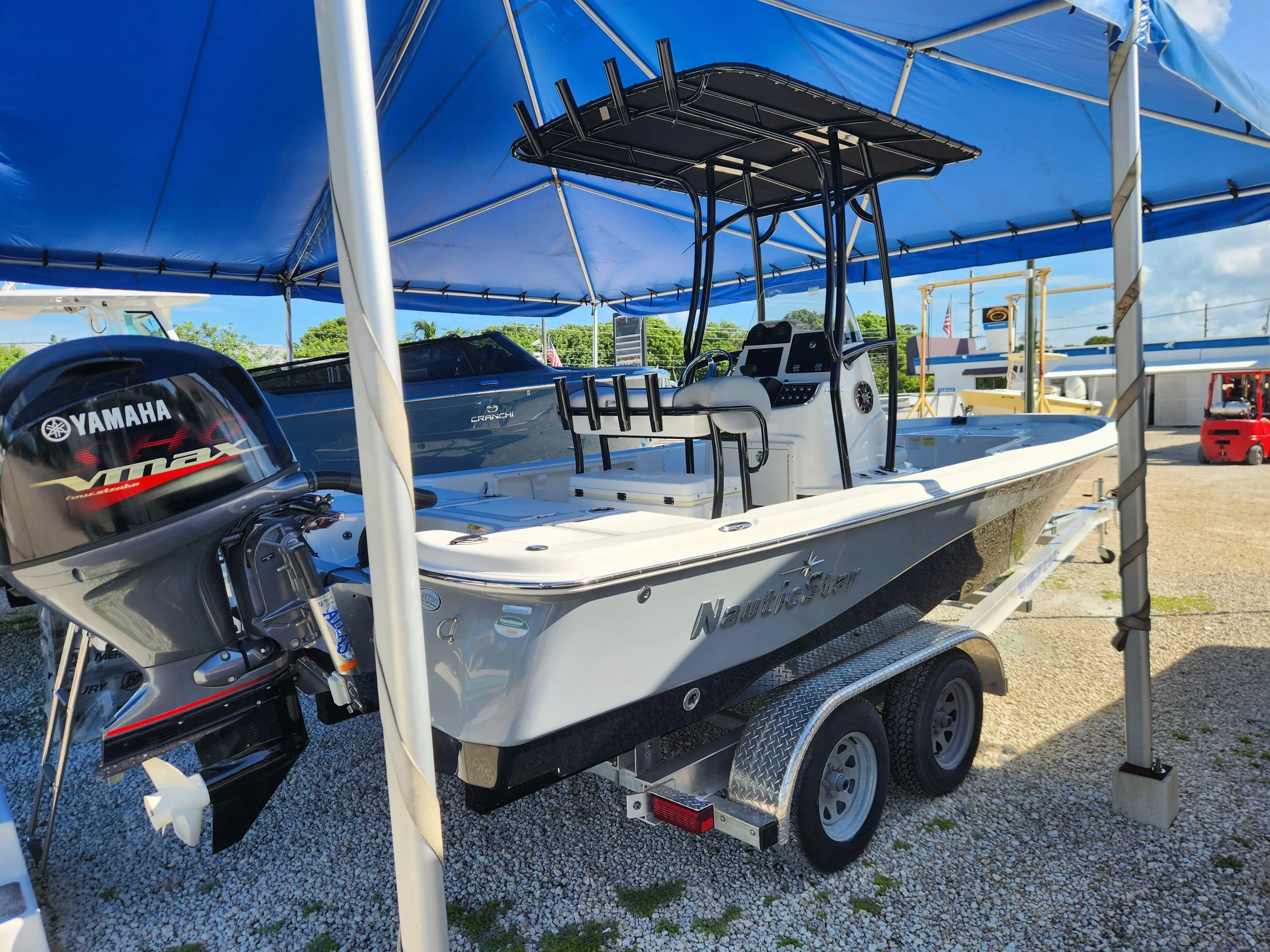 2022 Nauticstar 215 shallow bay