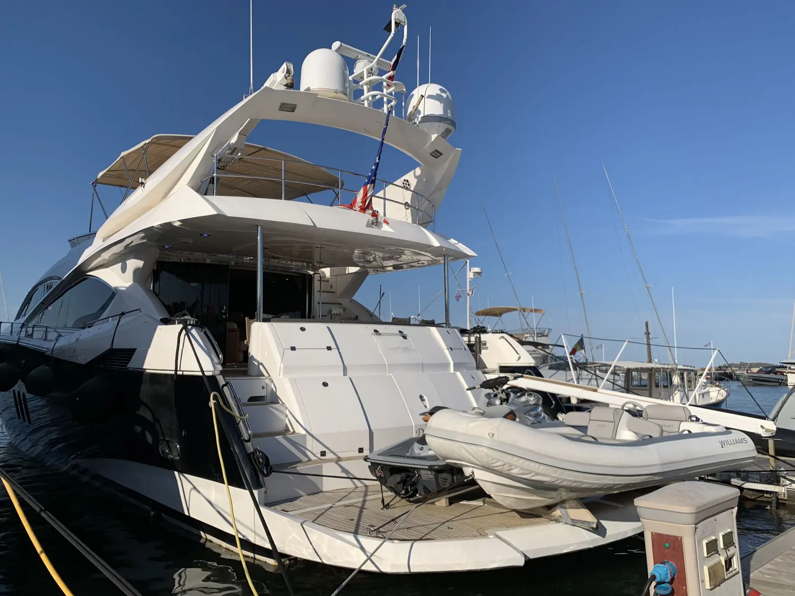 2007 Sunseeker predator 82