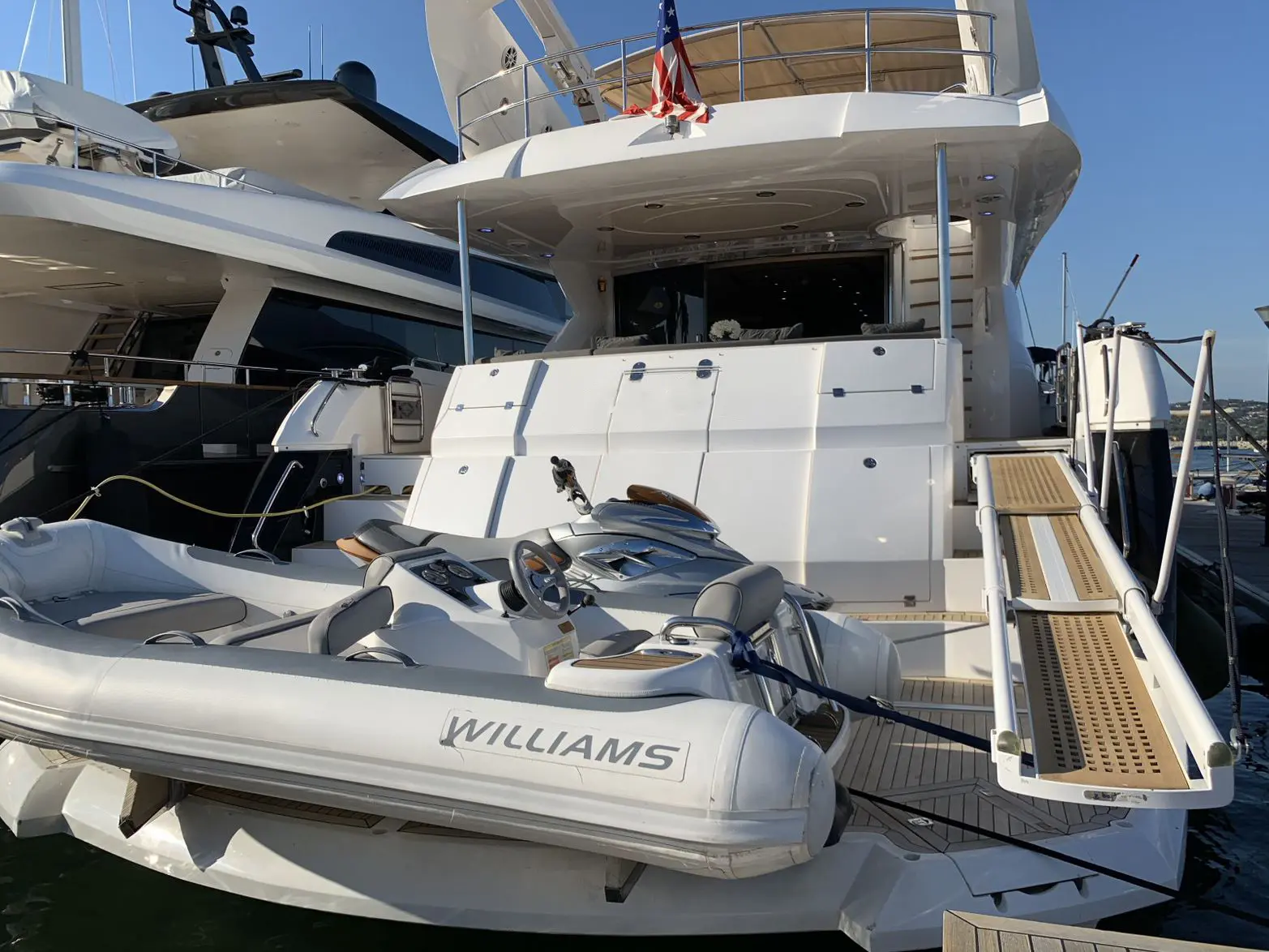 2007 Sunseeker predator 82