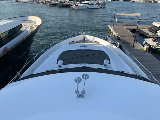 Sunseeker Predator 82