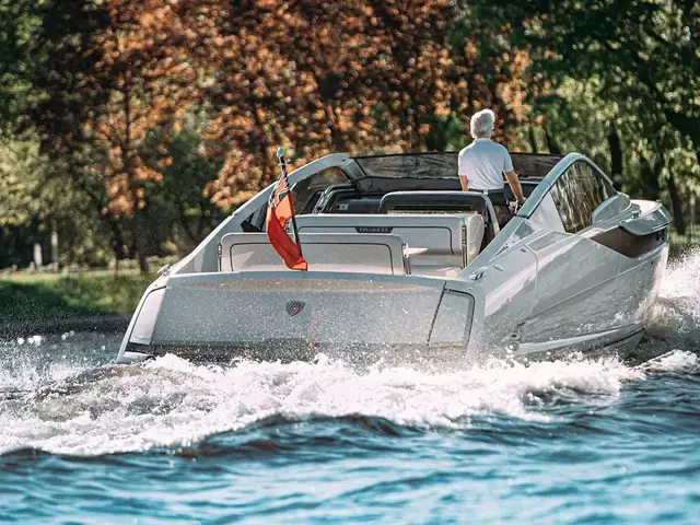 Fairline F Line 33