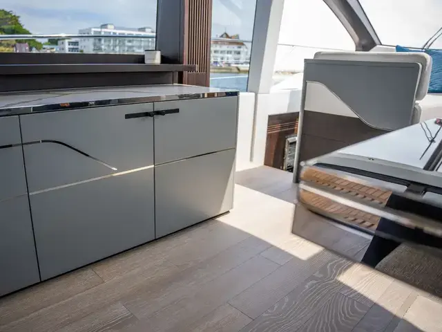 Sunseeker Predator 74 Xps