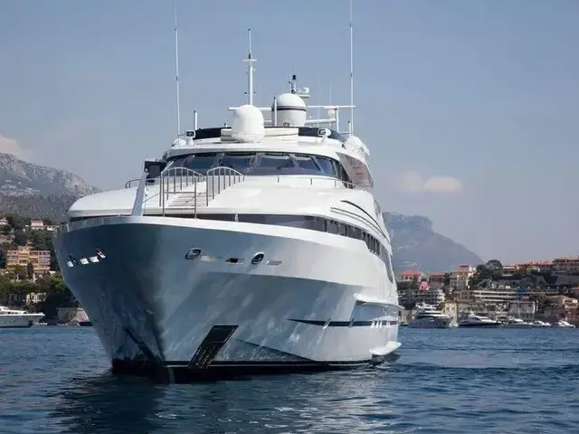 Heesen 4000