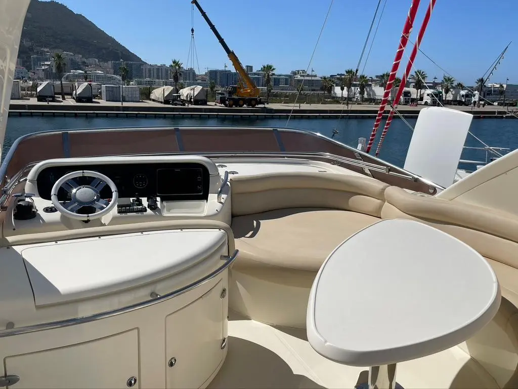 2003 Azimut 55