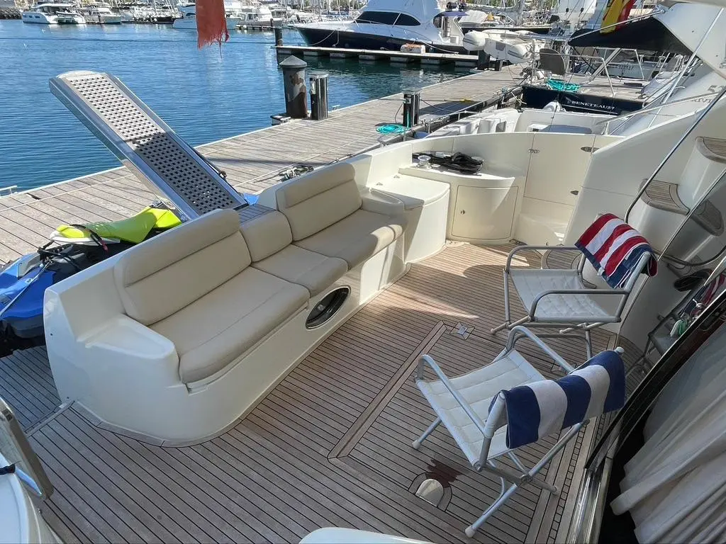 2003 Azimut 55