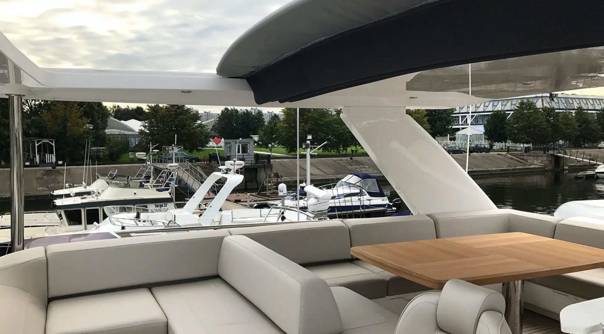 2017 Princess 68