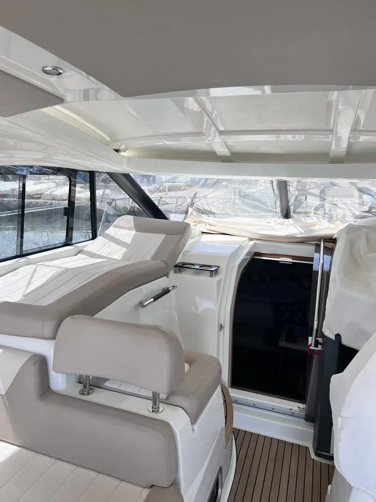 2017 Jeanneau leader 36