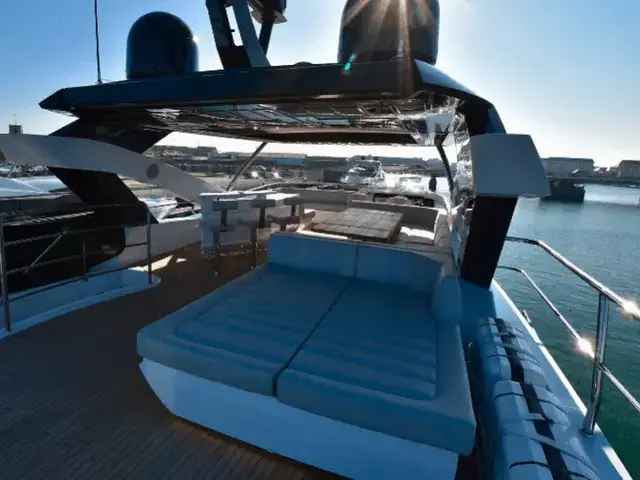 Sunseeker 86 Yacht