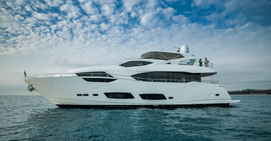 2016 Sunseeker 95 yacht