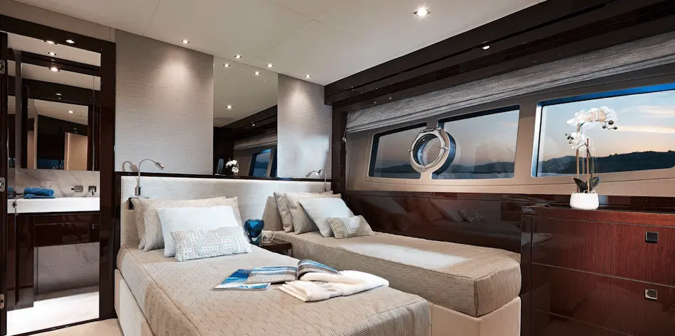 2016 Sunseeker 95 yacht