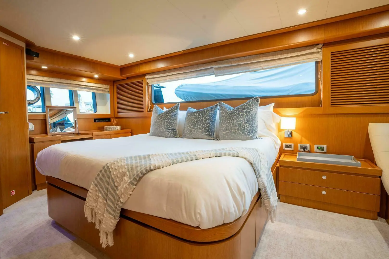 2010 Ferretti 840 altura