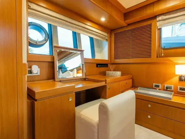 Ferretti Yachts 840 Altura