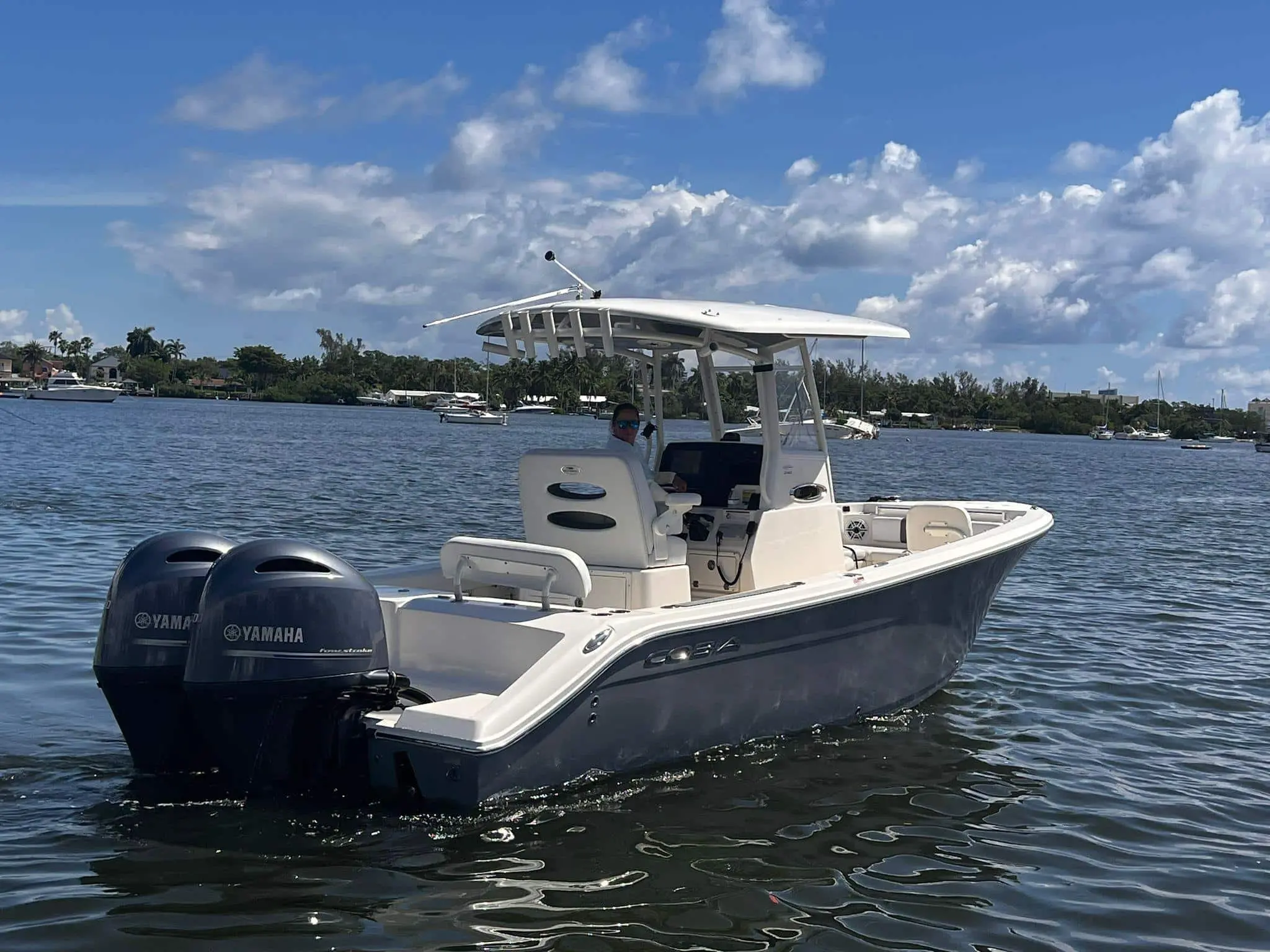 2020 Cobia Boats 240 cc