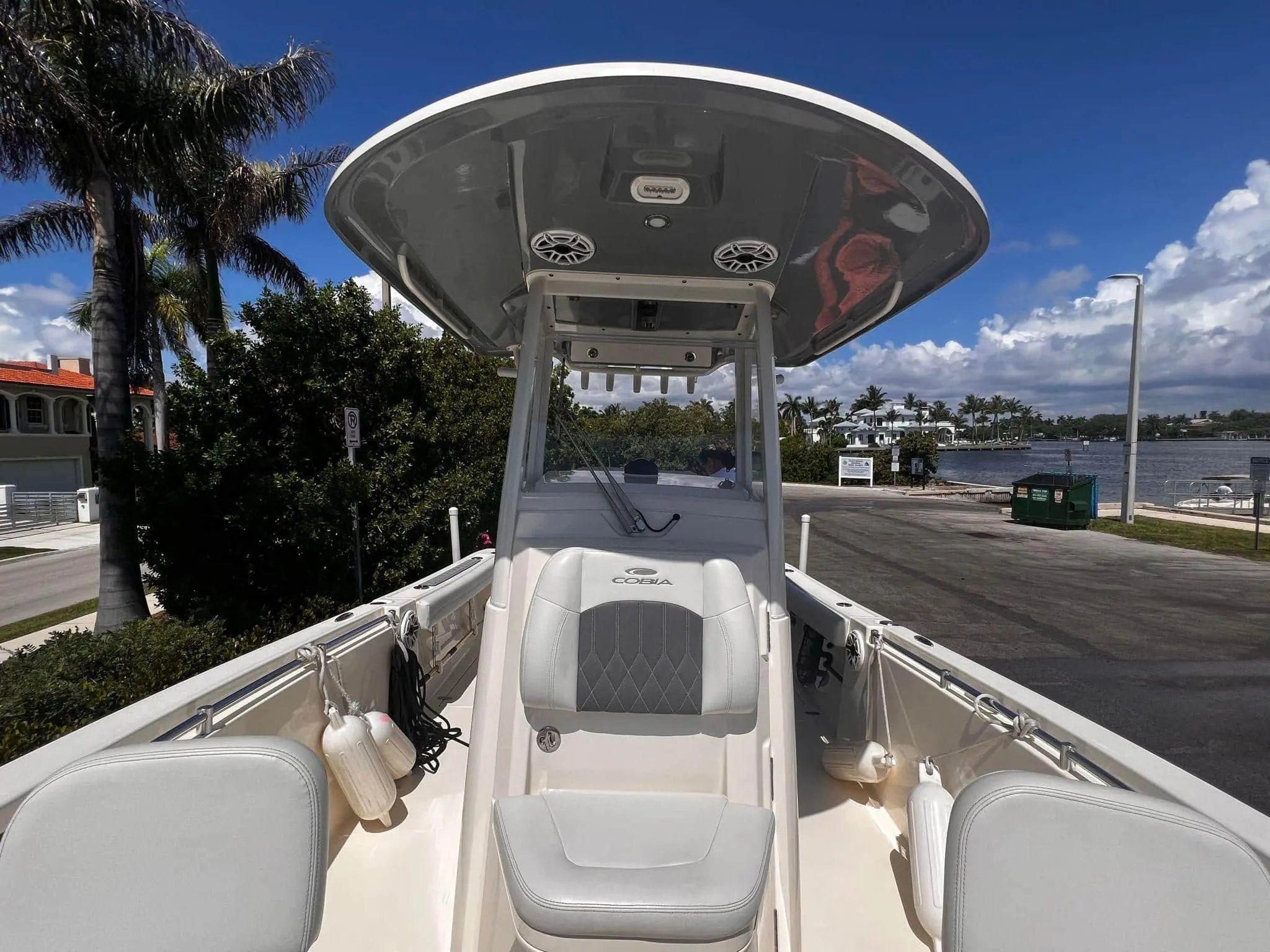 2020 Cobia Boats 240 cc