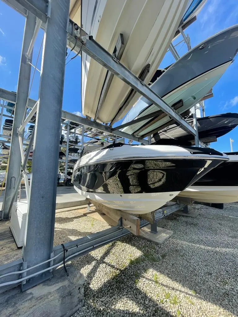 2019 Sea Ray 250 sdx