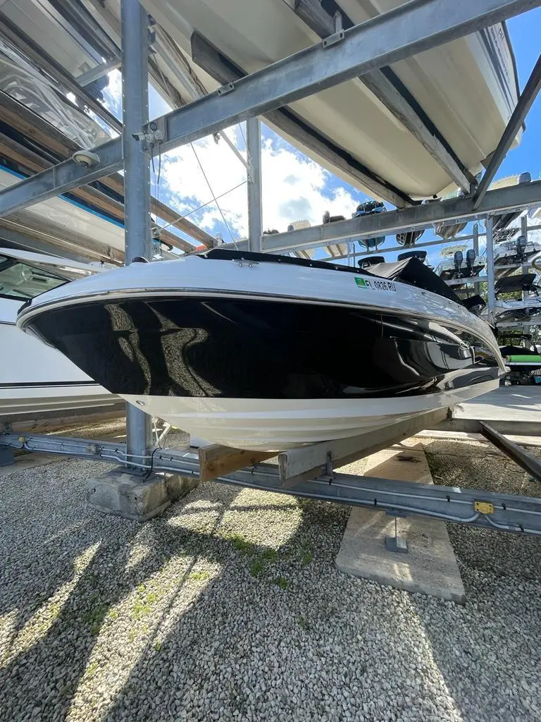 2019 Sea Ray 250 sdx