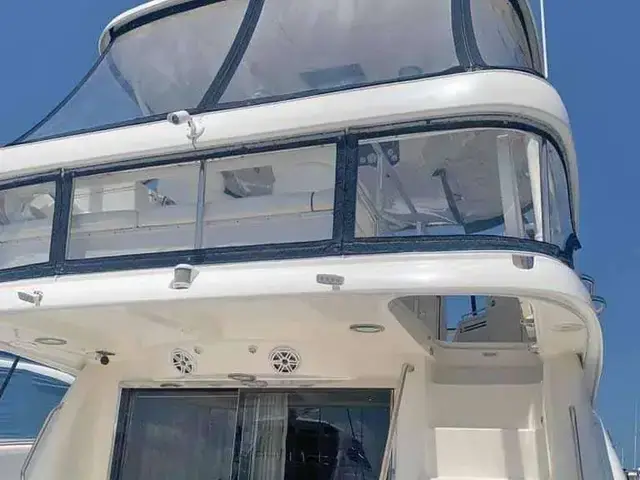 Sea Ray 520 Sedan Bridge