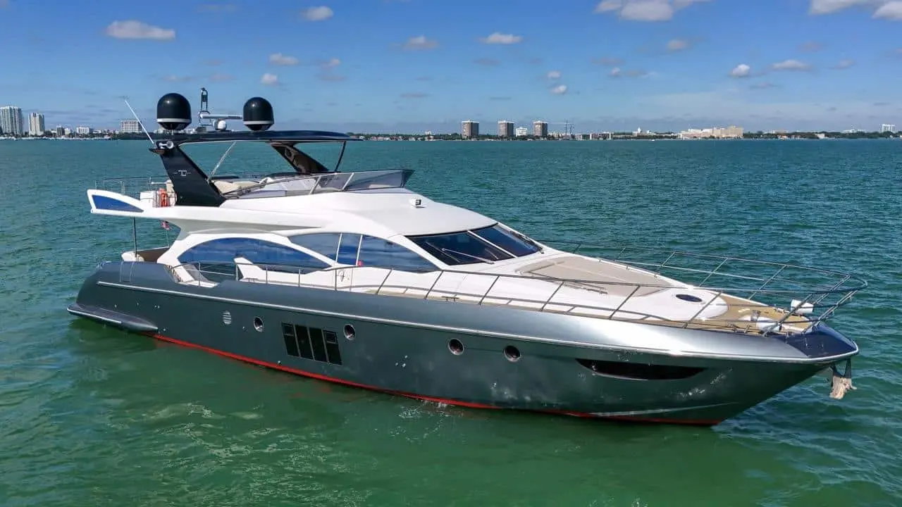 2012 Azimut flybridge