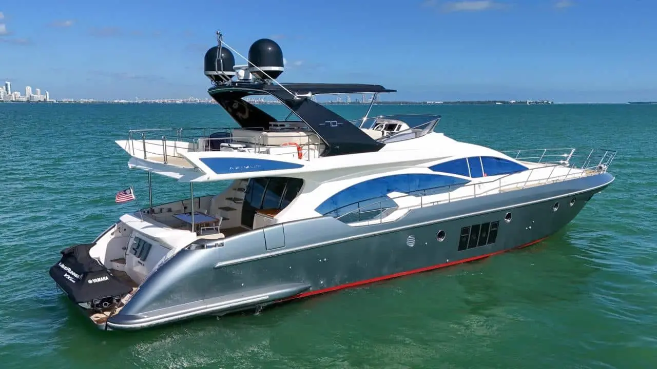 2012 Azimut flybridge