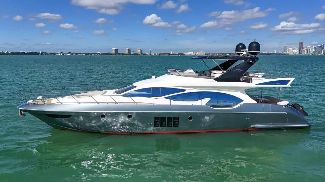 2012 Azimut flybridge