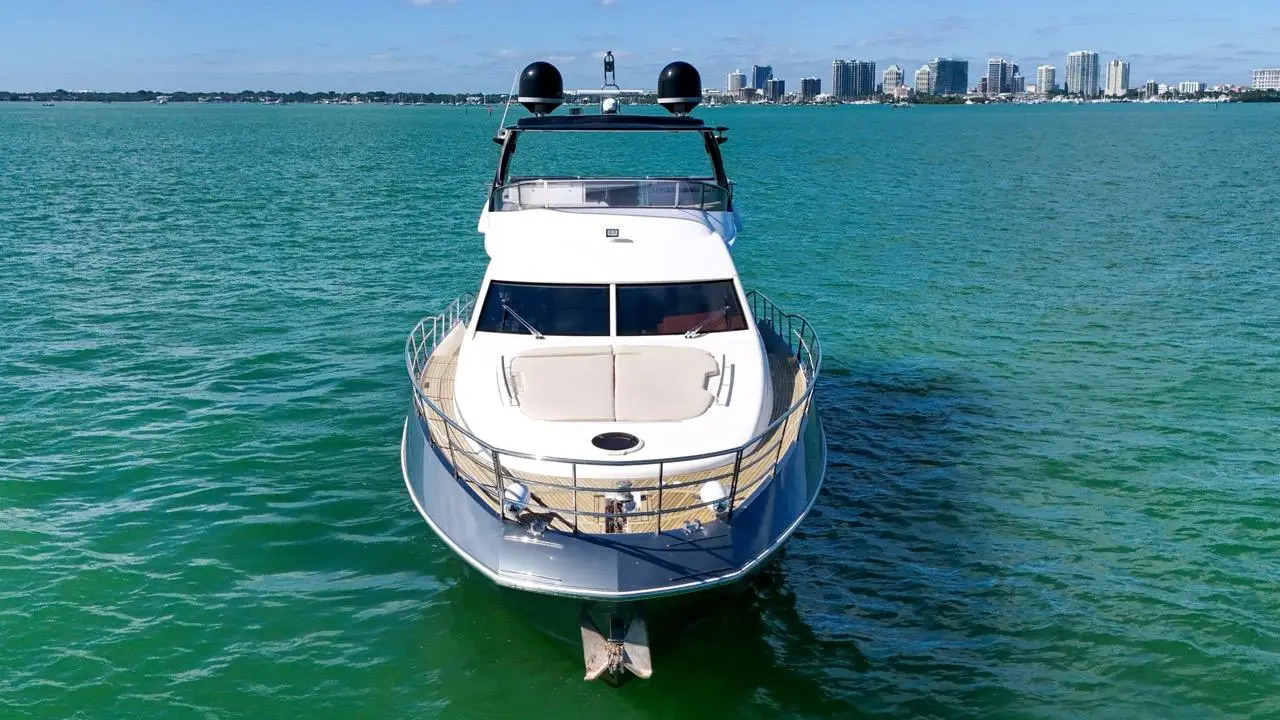 2012 Azimut flybridge