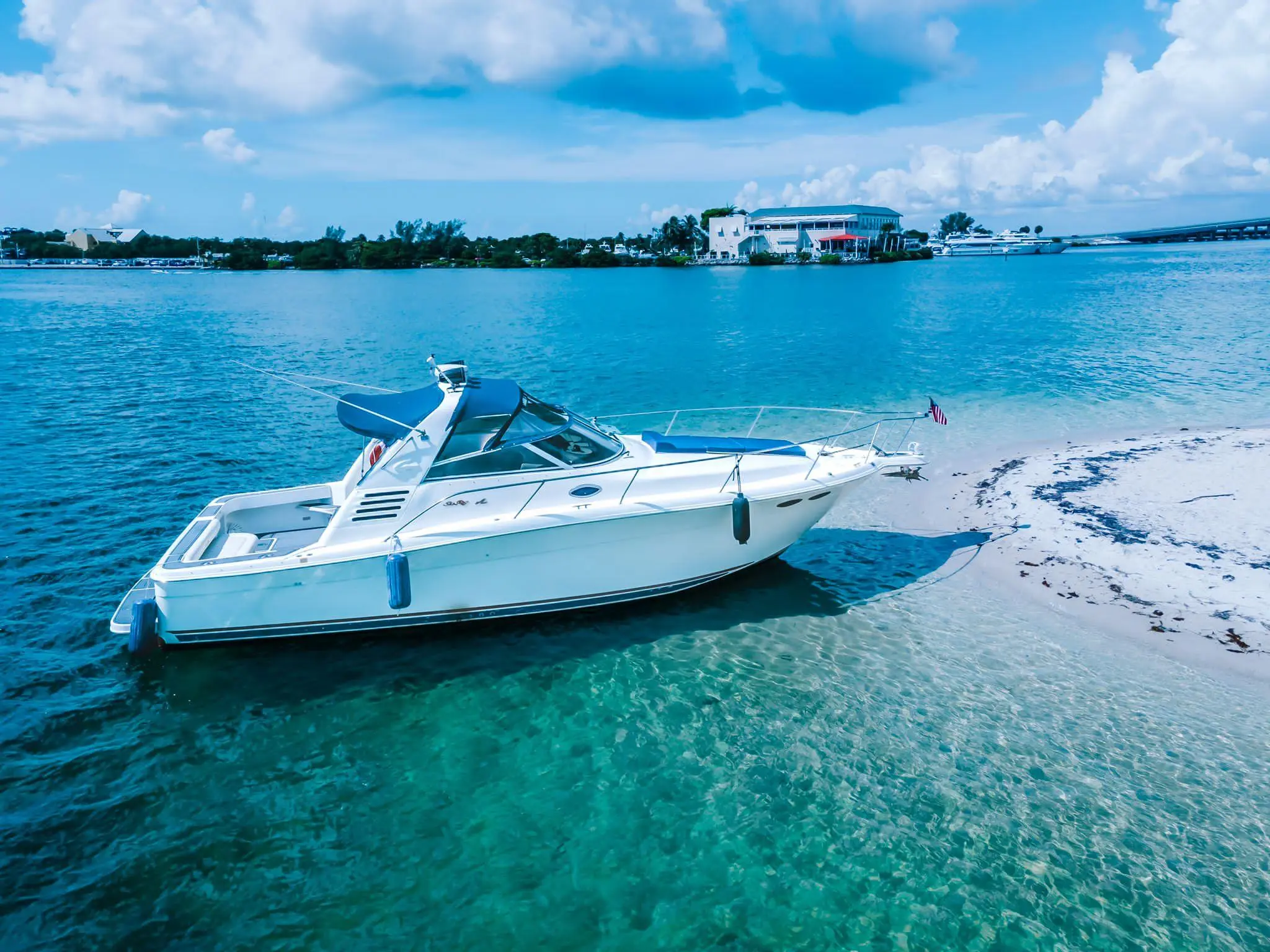 1999 Sea Ray 330 express cruiser