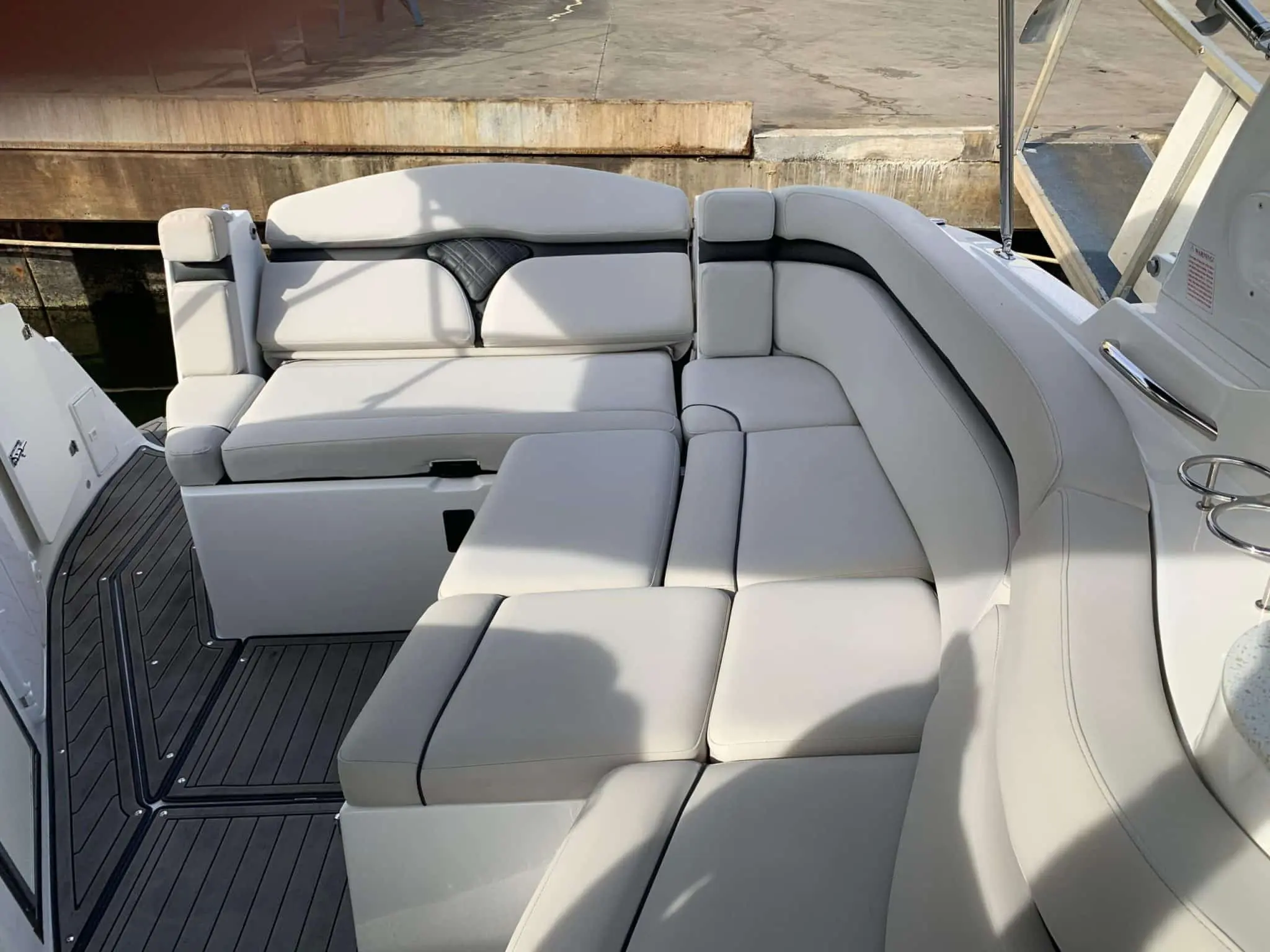 2017 Rinker express cruiser 320