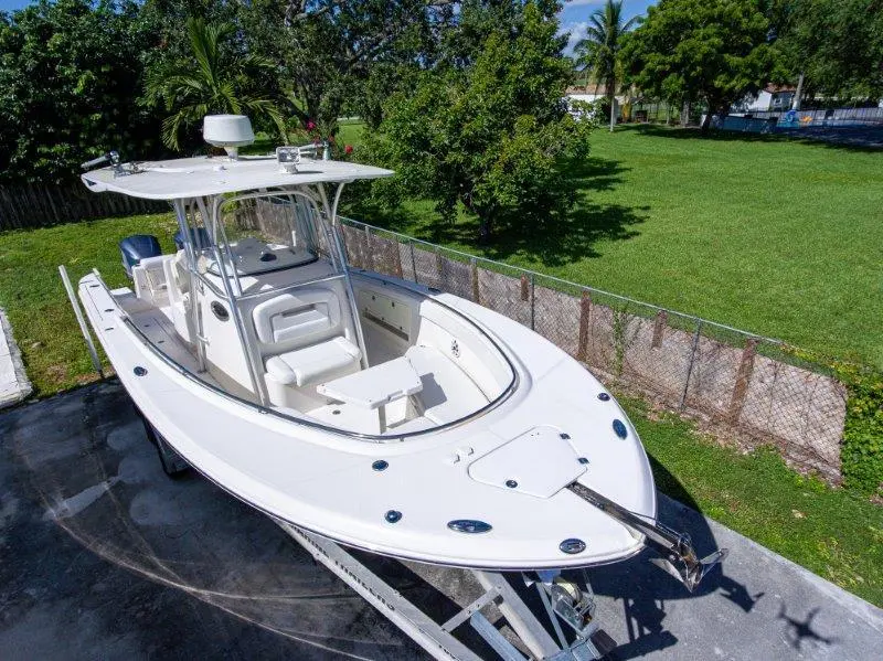 2015 Robalo r300 center console