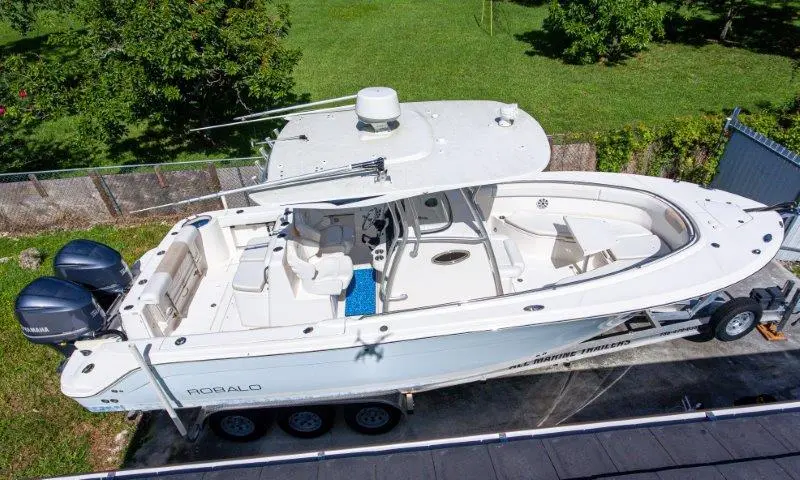 2015 Robalo r300 center console