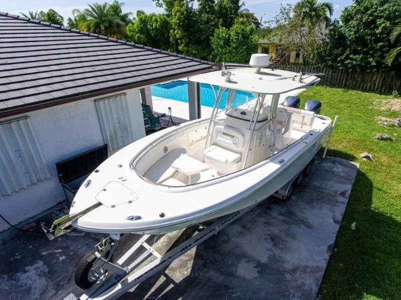 2015 Robalo r300 center console