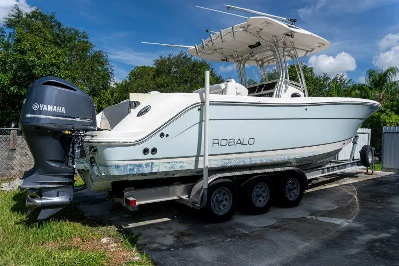 2015 Robalo r300 center console