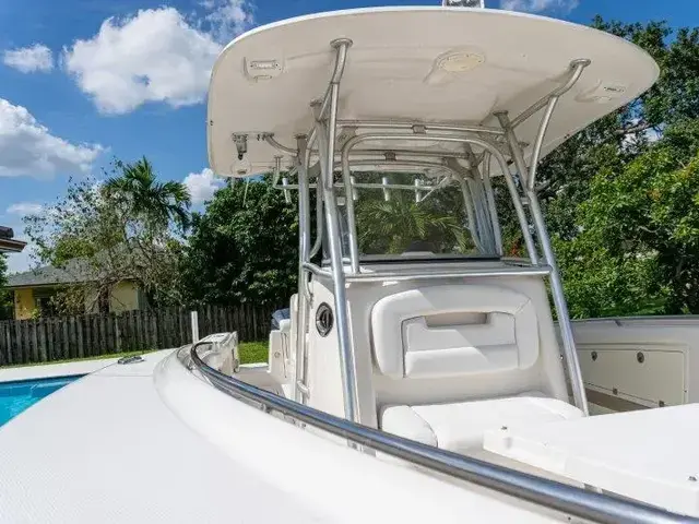 Robalo R300 Center Console