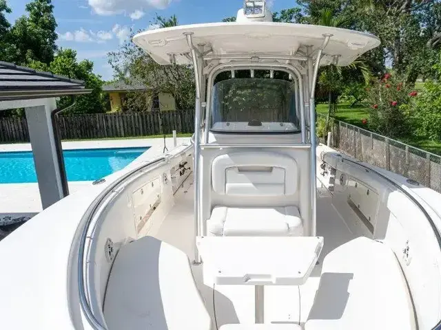 Robalo R300 Center Console