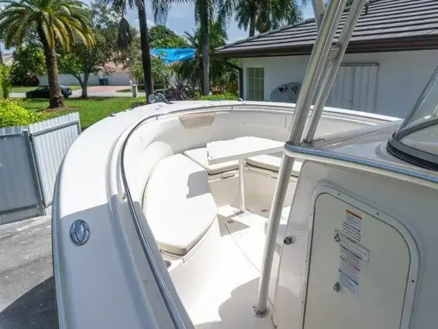 Robalo R300 Center Console