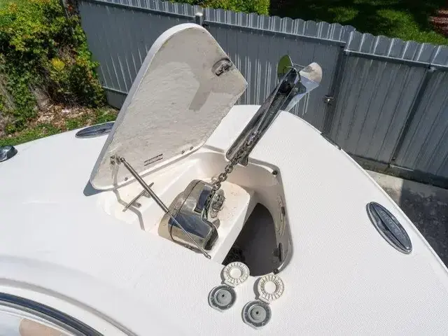 Robalo R300 Center Console