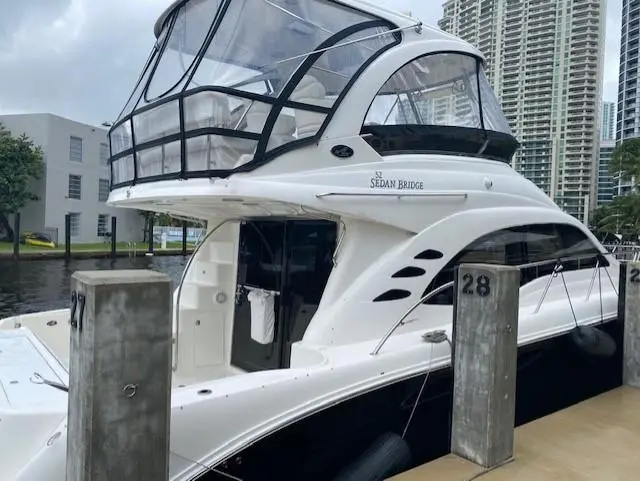 2007 Sea Ray 52 sedan bridge